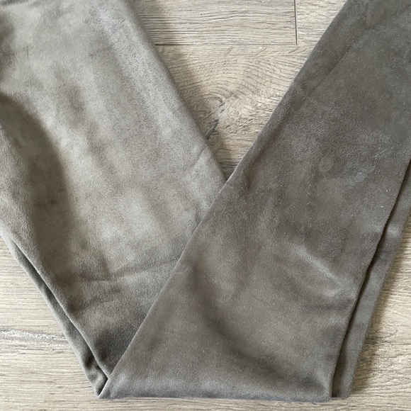 Aritzia Daria suede leggings. XS - Picture 10 of 10